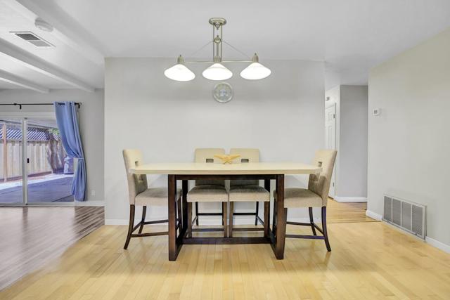 6175 Oneida Drive, San Jose CA: https://media.crmls.org/mediaz/61a0dbcb-43b6-49dd-8419-23cb8c64c23d.jpg