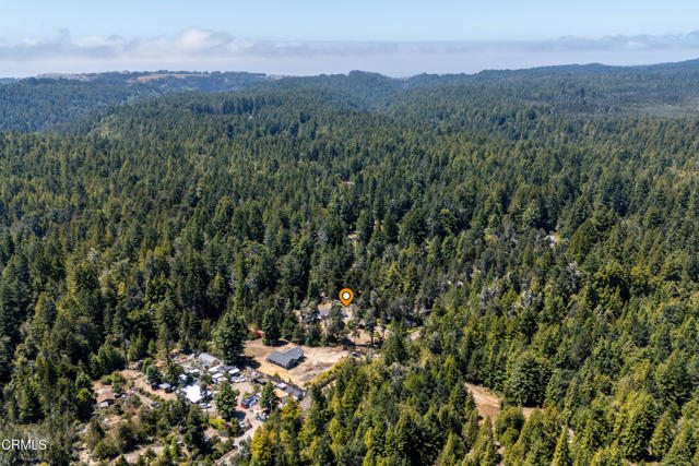 29331 Albion Ridge Road, Albion CA: https://media.crmls.org/mediaz/61a0e512-2223-4d8a-8289-f1c10f00a255.jpg