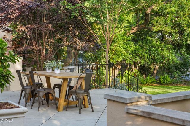 540 Woodland Road, Pasadena CA: https://media.crmls.org/mediaz/61a11d0c-6b31-4063-b49e-c3947f17abf7.jpg