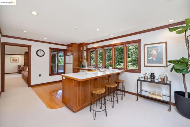 6890 Charing Cross Road, Berkeley CA: https://media.crmls.org/mediaz/61a11d27-3281-4beb-9bb1-883d2d784377.jpg