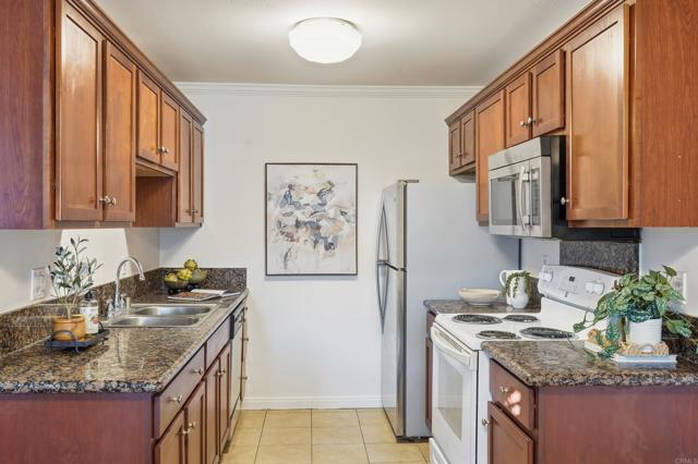 Detail Gallery Image 7 of 32 For 255 S 2nd Street #7,  El Cajon,  CA 92019 - 3 Beds | 2 Baths