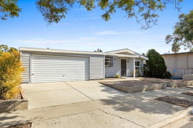 Detail Gallery Image 3 of 31 For 2735 Mission Village Dr, San Diego,  CA 92123 - 4 Beds | 2 Baths