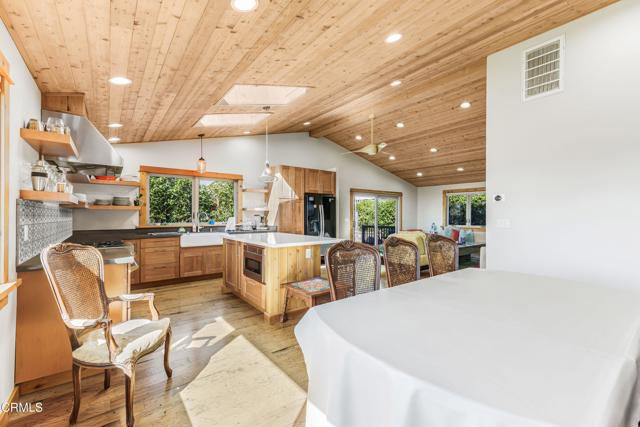 Detail Gallery Image 14 of 47 For 7035 Oxnard Ave, Ventura,  CA 93001 - 2 Beds | 2 Baths