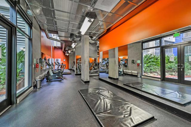 321 10th Ave, San Diego CA: https://media.crmls.org/mediaz/61a317e4-9e13-49bf-a1e2-586aadf74f42.jpg