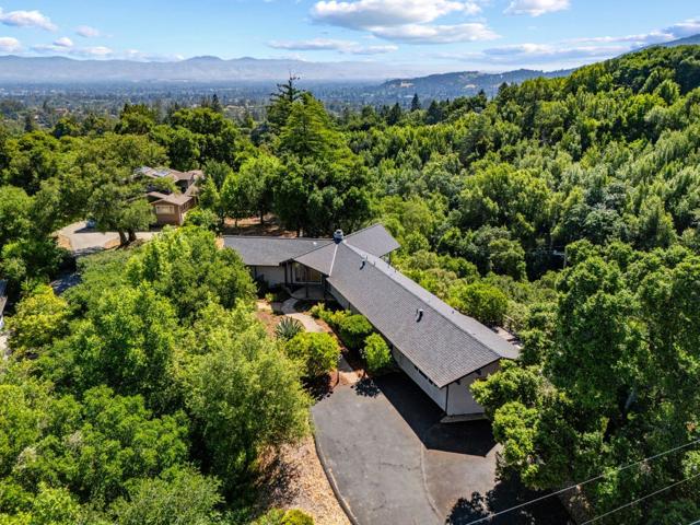 16451 Wood Acres Road, Los Gatos CA: https://media.crmls.org/mediaz/61a36f5a-f89b-4906-8003-3a8e48f08d8e.jpg