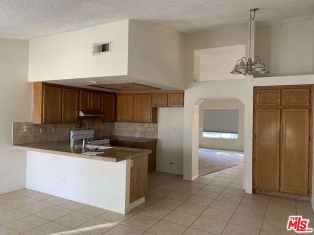 2952 La Vista Avenue, Corona CA: https://media.crmls.org/mediaz/61a378e5-fb33-4657-b8ee-a96dd82789d1.jpg