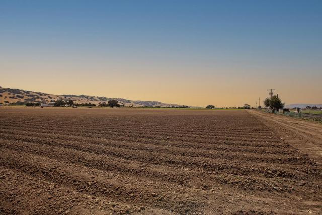 0 Crews Road, Gilroy CA: https://media.crmls.org/mediaz/61a383e0-80a0-43e1-b991-9b792139a379.jpg