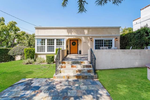 2301 N Commonwealth Avenue, Los Angeles CA: https://media.crmls.org/mediaz/61a39cbd-e6df-4f45-a142-267e38e77069.jpg