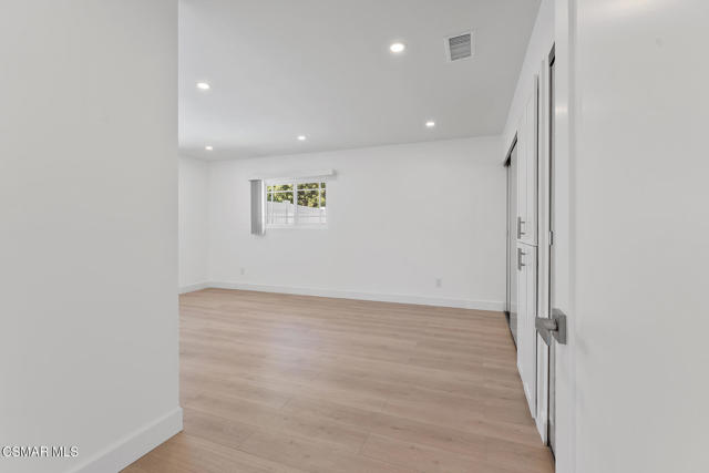 9800 Geyser Avenue, Northridge CA: https://media.crmls.org/mediaz/61a3abbe-f7cc-4d19-b9a6-0b43f29af55c.jpg