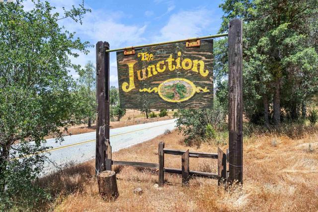 11821 Del Puerto Canyon Rd, Livermore CA: https://media.crmls.org/mediaz/61a3b680-89c8-41ff-8f07-a97bc9aad951.jpg