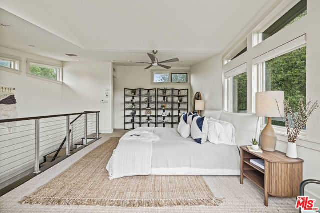4650 Canoga Avenue, Woodland Hills CA: https://media.crmls.org/mediaz/61a40f5c-60f1-45fd-b39d-92aabcc69525.jpg
