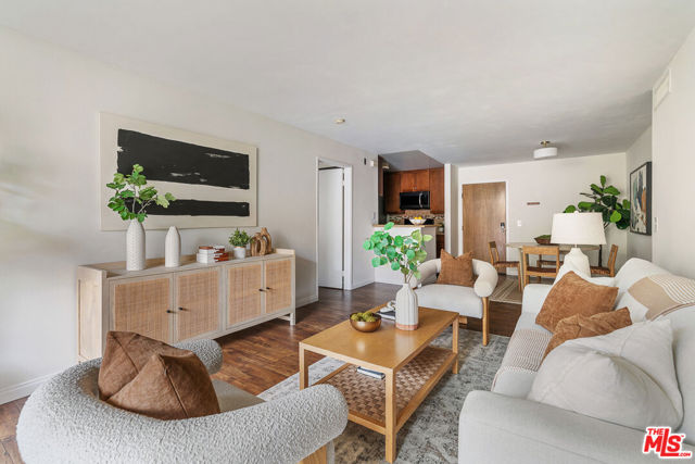 3961 Via Marisol, Los Angeles CA: https://media.crmls.org/mediaz/61a461a4-191a-4e86-8adc-280fd20a3439.jpg