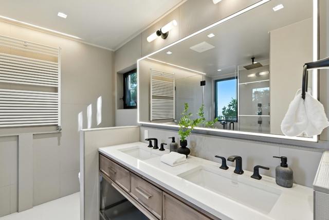 490 Shelford Avenue, San Carlos CA: https://media.crmls.org/mediaz/61a47080-0388-482d-8aef-59d4990b9474.jpg