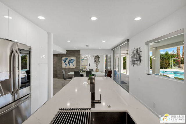 2566 S Calle Palo Fierro, Palm Springs CA: https://media.crmls.org/mediaz/61a6135f-088a-46fd-980d-f9dfed101ca2.jpg