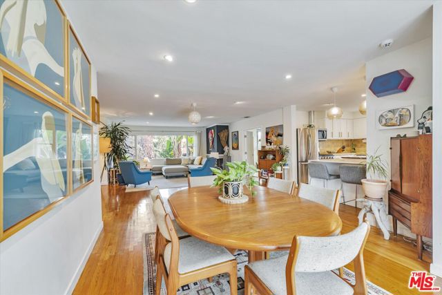 2316 Laurelmont Place, Los Angeles CA: https://media.crmls.org/mediaz/61a618fe-94f0-4956-9f82-8956057d8d78.jpg