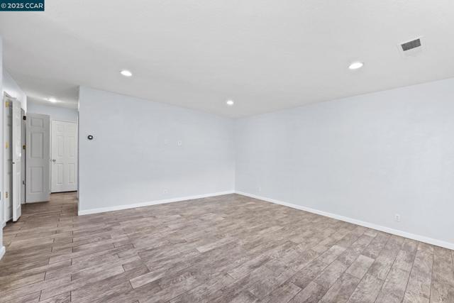 2749 Fountainhead Dr, San Ramon CA: https://media.crmls.org/mediaz/61a68cfe-a856-400c-a6fe-8fe32e24d62f.jpg