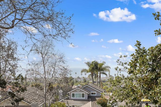 6887 Carnation Drive, Carlsbad CA: https://media.crmls.org/mediaz/61a690de-7514-4520-8cd6-13daf4a4656d.jpg