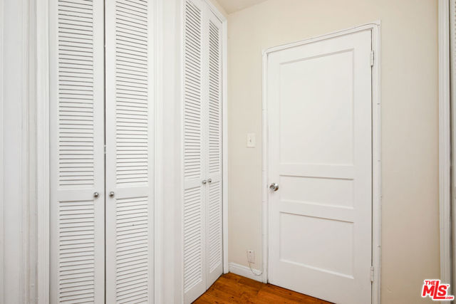 1323 N OLIVE Drive, West Hollywood CA: https://media.crmls.org/mediaz/61a748f8-7802-47fe-81b4-2ceaf58ce3d9.jpg