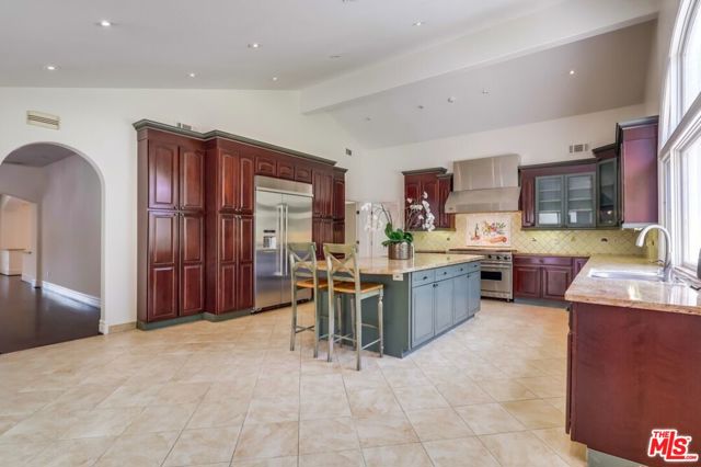 114 S Layton Drive, Los Angeles CA: https://media.crmls.org/mediaz/61a76f89-9d95-4e46-862e-a4d100157d95.jpg