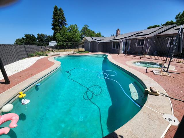 601 Weyer Road, Modesto CA: https://media.crmls.org/mediaz/61a81ecf-24e4-4f25-bc2a-8083f59421ad.jpg