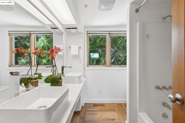 12688 Brookpark Road, Oakland CA: https://media.crmls.org/mediaz/61a83381-8317-4ccb-93c1-d4eba4a7730b.jpg