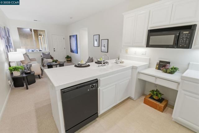 1975 Holly Creek Pl, Concord CA: https://media.crmls.org/mediaz/61a856b9-5c93-43d6-9e62-e1527b061201.jpg