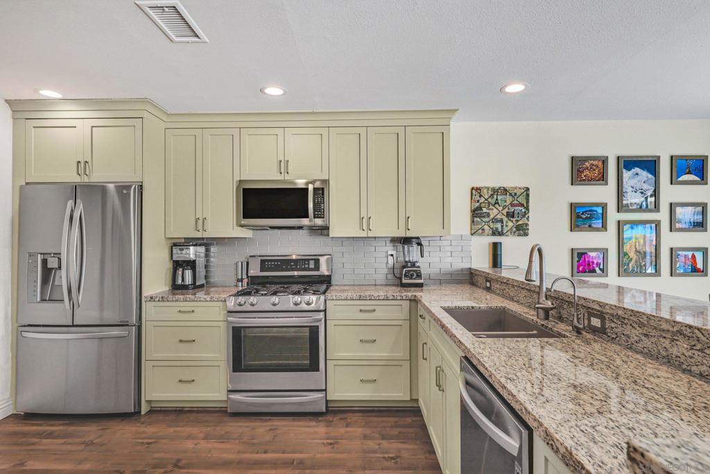 1045 Santa Helena Park Ct