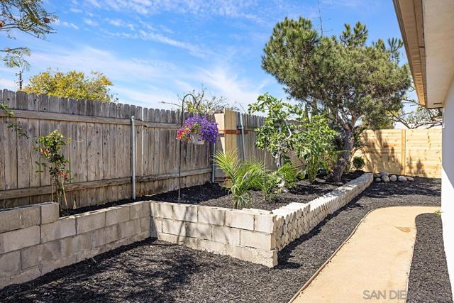 4822 Kesling Court, San Diego CA: https://media.crmls.org/mediaz/61a94718-af0d-473b-b6cc-6fb05f88db6d.jpg