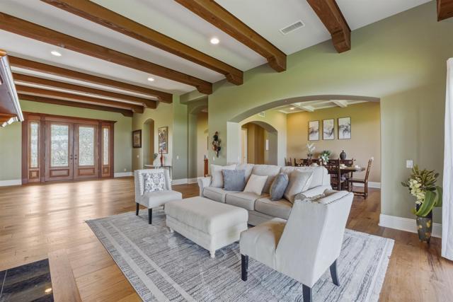 Detail Gallery Image 7 of 39 For 4712 Briana Ct, Fallbrook,  CA 92028 - 4 Beds | 4 Baths