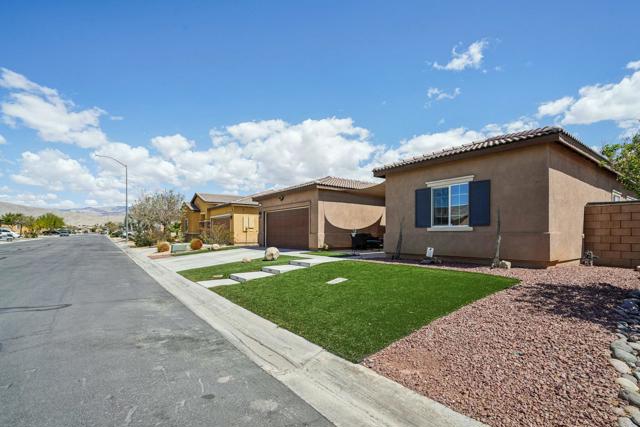 42912 Gazapo Court, Indio CA: https://media.crmls.org/mediaz/61a98212-552f-4573-ad6d-5a2bdd7c4bd6.jpg