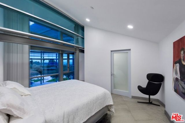 1169 Loma Linda Drive, Beverly Hills CA: https://media.crmls.org/mediaz/61a98dbf-6392-463d-969b-fccd7137b963.jpg