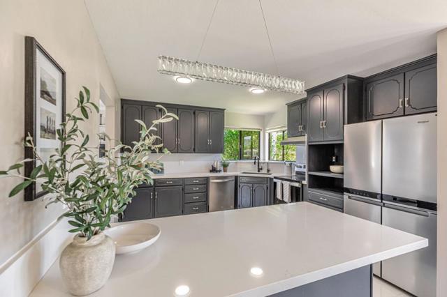 445 Marks Drive, Hollister CA: https://media.crmls.org/mediaz/61aa6e97-c1d9-4017-9379-969cb532bc8c.jpg