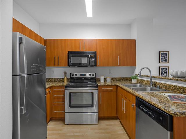 1060 S 3rd Street, San Jose CA: https://media.crmls.org/mediaz/61aaa069-3675-4c99-8d6f-2d3006227e69.jpg