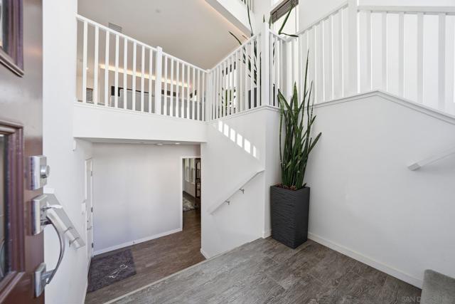 8337 Summit way, San Diego CA: https://media.crmls.org/mediaz/61aad510-974c-4067-9d32-aa3fc612bcd2.jpg