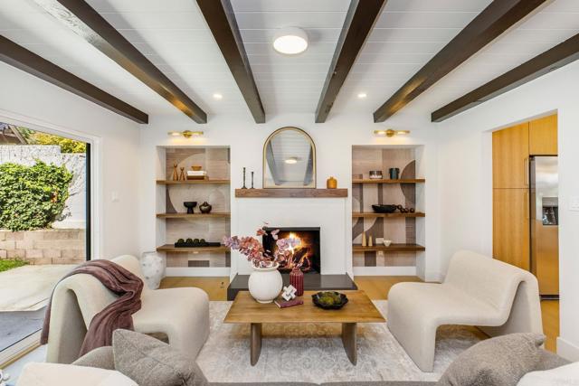 Detail Gallery Image 13 of 28 For 5511 S Corning Ave, Ladera Heights,  CA 90056 - 3 Beds | 2/1 Baths