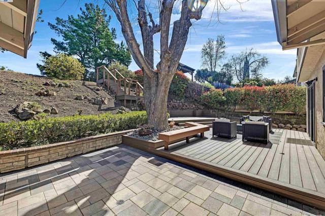 1068 Concord St, Pleasanton CA: https://media.crmls.org/mediaz/61ab4104-7c67-45f1-beec-7a653df48f96.jpg