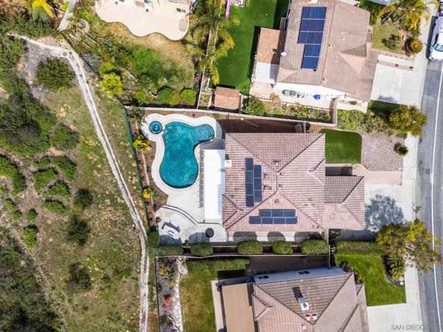 1052 Via Vera Cruz, San Marcos CA: https://media.crmls.org/mediaz/61ab676c-c5a8-4e9a-bd83-afae751e44f6.jpg