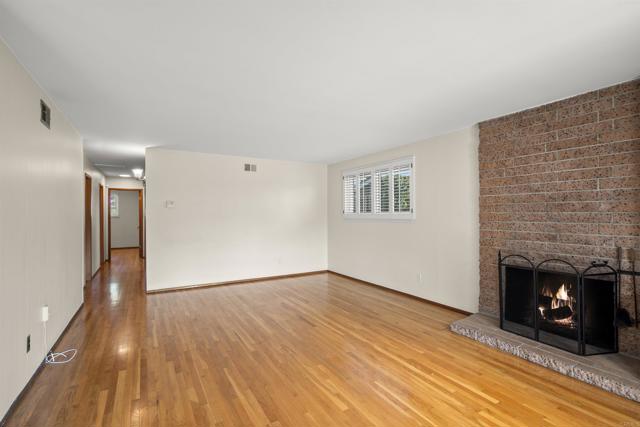 Detail Gallery Image 10 of 43 For 3812 Armstrong St, San Diego,  CA 92111 - 3 Beds | 2 Baths