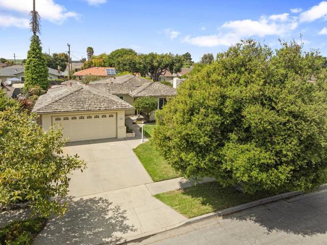 1052 San Simeon Drive, Salinas CA: https://media.crmls.org/mediaz/61ac03eb-0f5e-4106-93fd-99b4ddb6d1b8.jpg