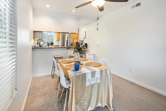 4887 Bella Pacific Row, San Diego CA: https://media.crmls.org/mediaz/61ad2ab7-bcfd-4e84-927a-840a7f87091e.jpg