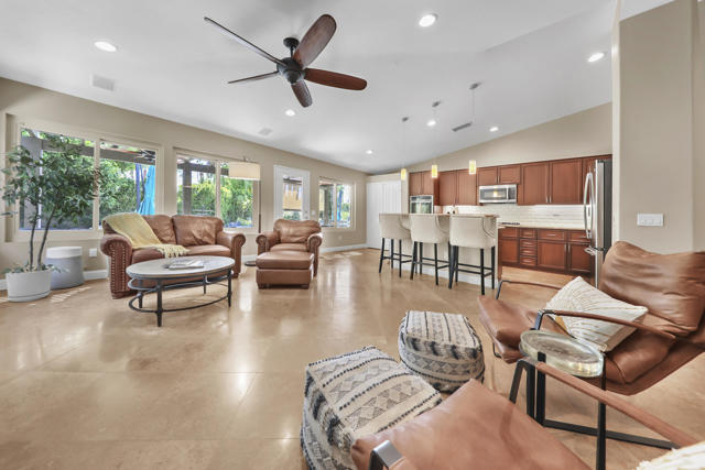 58 Sutton Place E, Palm Desert, CA 92211