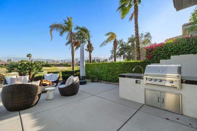 38 Calle Del Norte, Rancho Mirage CA: https://media.crmls.org/mediaz/61ae64d8-10cd-465e-881f-ac0ab4a4b9f3.jpg