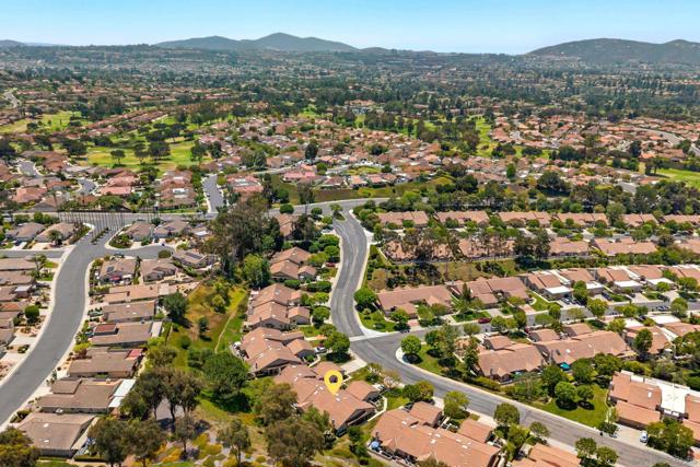 17909 Avenida Alozdra, San Diego CA: https://media.crmls.org/mediaz/61aed985-09e8-4d7d-b8c0-177e8573ca2f.jpg
