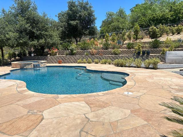 18822 Possum Pass, Valley Center CA: https://media.crmls.org/mediaz/61af6a2f-c5f6-4517-90a0-530e97ddbcf8.jpg