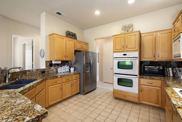 78071 Calle Norte, La Quinta CA: https://media.crmls.org/mediaz/61affe8e-d13b-4faa-9052-d3157f80646e.jpg