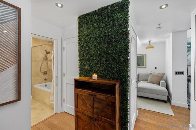 700 W E St, San Diego CA: https://media.crmls.org/mediaz/61b04633-f183-4534-a4ed-65f8729fafa3.jpg