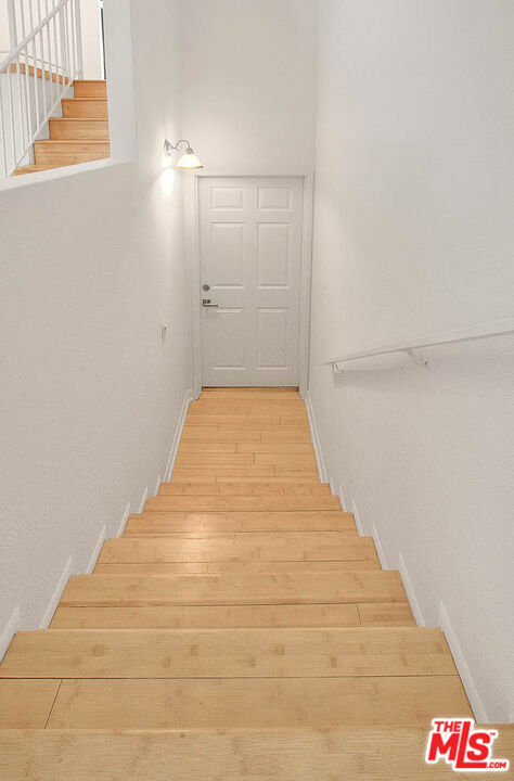 8741 Darby Avenue, Northridge CA: https://media.crmls.org/mediaz/61b11115-fb1c-4076-b5f3-d91e8ac936bc.jpg