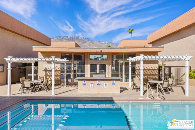 400 N Sunrise Way, Palm Springs CA: https://media.crmls.org/mediaz/61b12808-4e05-4082-8854-4f5e739fd235.jpg