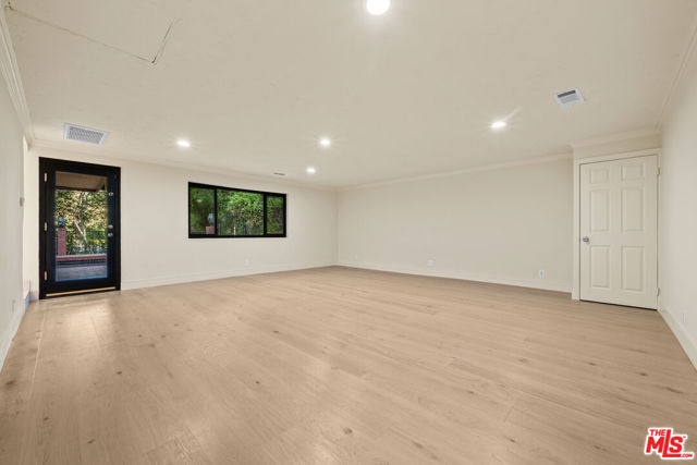 17449 Sumiya Drive, Encino CA: https://media.crmls.org/mediaz/61b133cd-344b-4f25-88a6-778108c4662d.jpg