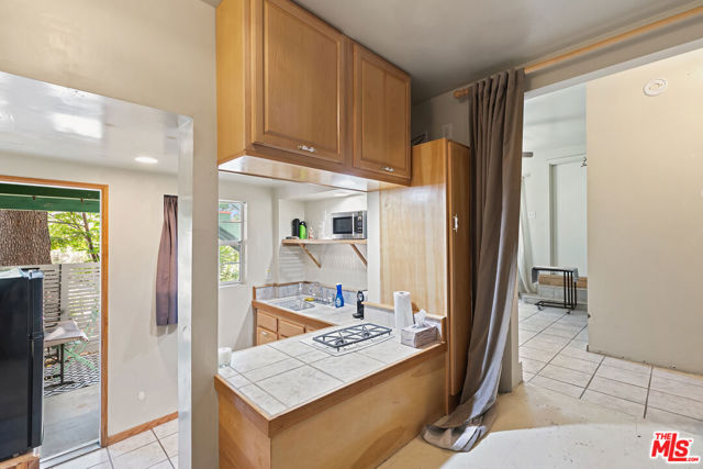 11320 Alethea Drive, Sunland CA: https://media.crmls.org/mediaz/61b1485f-5b81-43e9-9394-4e866533eef9.jpg